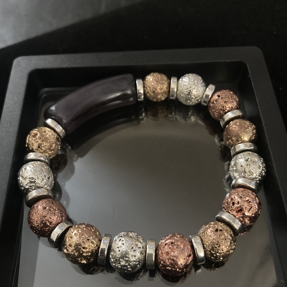 Chic Metallic Beaded Bracelet - Picture 2 of 2